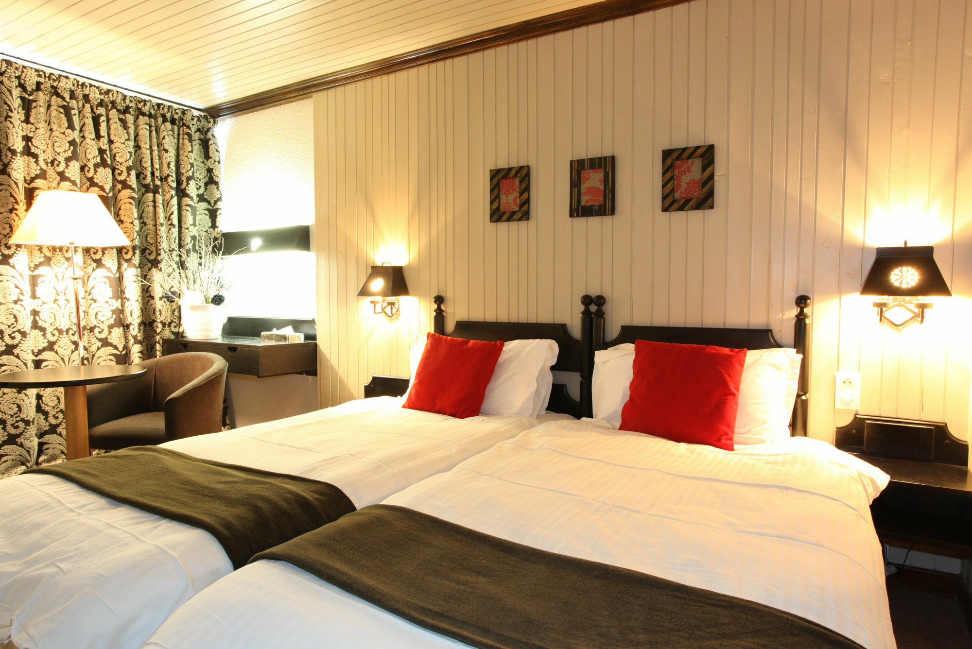 Chalet Hotel Le Val D'Isere Exterior photo